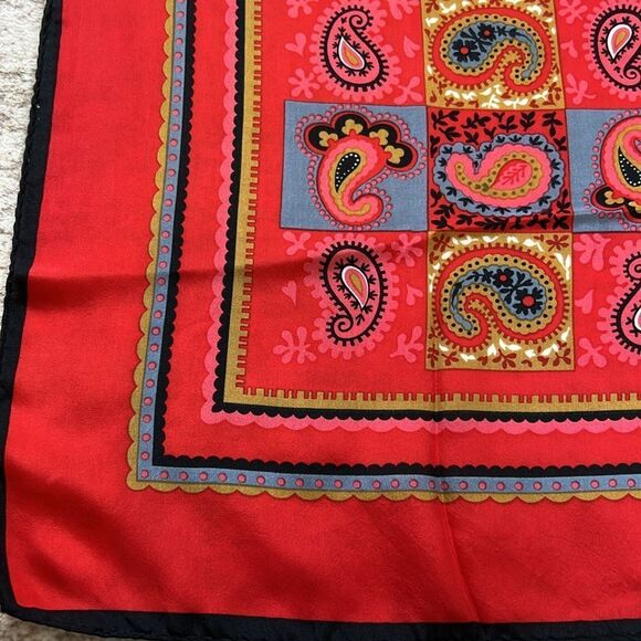 Vibrant silk Paisley Red Scarf - Picture 5 of 7